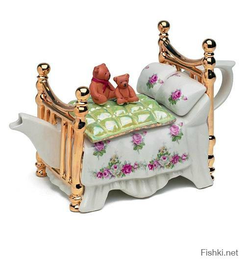 Чёрный, красный и зелёный,
 Рассыпной и листовой.
Чай-напиток бесподобный,
 Это скажет вам любой.
 Хорошо, гостей встречая,
 Посидеть за чашкой чая!:)