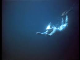 Скажите: Как его зовут..?)))