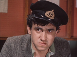 По повадкам вроде заяц, но не заяц это точно...