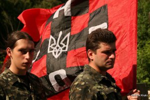 постоянно забываю что ваши каналы вам этого не показывают, а другие каналы вы не смотрите...
тебя же на самом деле не интересуют все твои ,,ЧЁ,,  ты  сам себе уже на все ответил и на каждого убитого  свидомыми ребенка  у тебя есть оправдательный ответ и внутреннее понимание что так надо и что по любому вы правы и кто  так не думает - тот зомби...
У вас там свой мирок, но весь мир видит вас такими: