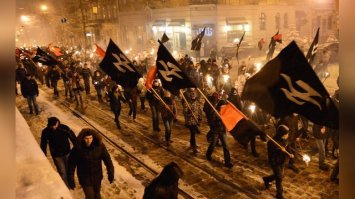 постоянно забываю что ваши каналы вам этого не показывают, а другие каналы вы не смотрите...
тебя же на самом деле не интересуют все твои ,,ЧЁ,,  ты  сам себе уже на все ответил и на каждого убитого  свидомыми ребенка  у тебя есть оправдательный ответ и внутреннее понимание что так надо и что по любому вы правы и кто  так не думает - тот зомби...
У вас там свой мирок, но весь мир видит вас такими: