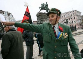 постоянно забываю что ваши каналы вам этого не показывают, а другие каналы вы не смотрите...
тебя же на самом деле не интересуют все твои ,,ЧЁ,,  ты  сам себе уже на все ответил и на каждого убитого  свидомыми ребенка  у тебя есть оправдательный ответ и внутреннее понимание что так надо и что по любому вы правы и кто  так не думает - тот зомби...
У вас там свой мирок, но весь мир видит вас такими: