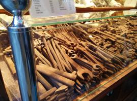 Кто не понял - это шоколадные изделия :)