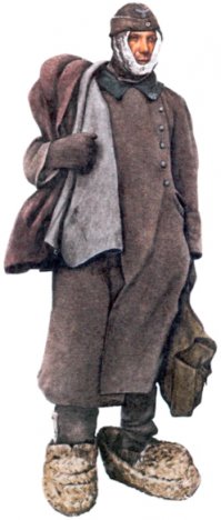 Вот как надо воевать зимой
Не мое, с просторов ваших интернетов
Это довольно жалкая фигура — немецкий солдат, попавший в плен к русским после разгрома под Сталинградом. Для защиты от жестокого мороза русской зимы он напихал под шинель старые газеты и солому, а поверх кожаных сапог надел соломенные лапти. Их обычно выдавали солдатам, вынужденным при исполнении служебных обязанностей подолгу находиться в малоподвижном состоянии, например часовым, поскольку, имея на ногах такую обувь, было невозможно быстро передвигаться.
На правом плече он несет одеяла, а в левой руке держит вещевую сумку. В германской армии каждый солдат фронтовой части вместе с полной выкладкой вещевого снаряжения получал одну вещевую сумку образца 1931 г. В тыловых подразделениях, где полная выкладка не полагалась, солдаты получали по две вещевых сумки. Первоначально сумки шились из брезента серого полевого цвета, но с 1941 — 1942 гг. их стали делать оливково-зелеными (хаки). Сумка была очень простой: плоский, как ранец, мешок с единственным отделением, закрывавшийся откидным клапаном, который застегивался на два кожаных ремешка. К клапану была приделана кожаная ручка для переноски. Бойцам линейных пехотных частей полагалось иметь в сумке запасные предметы обмундирования, которыми они пользовались лишь в условиях плохого вещевого снабжения в полевой обстановке: нижнее белье, носки, полотно для изготовления сменных подворотничков и повседневное обмундирование.
Несмотря на плачевный облик этого солдата, следует помнить, что к началу второй зимы в России германская армия сумела обеспечить своих солдат зимним обмундированием, в частности специальным нижним бельем и защищавшей от мороза дополнительной одеждой.