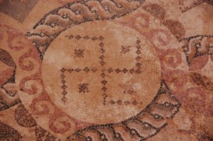 фото сделано мной на кипре в музее диониса,
это полы бассейна