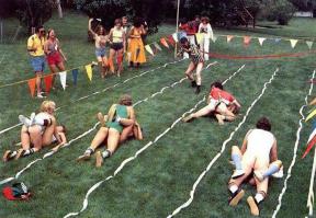 Ну, прямо скажем, это еще не самые необычные гонки... +