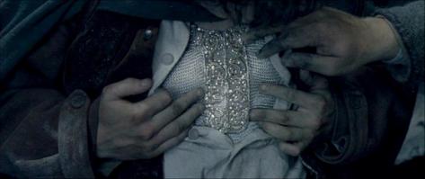 Бронежилетка из шкуры с жопы дракона.