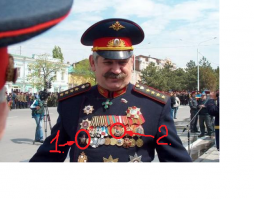 Если я не ошибаюсь то на этой фотке видно следующее:
1. Орден Красной звезды
2. Орден Боевого красного знамени
Эти награды можно было получить только за боевые заслуги к примеру в Афганестане, или иных военных конфликтах времен СССР.