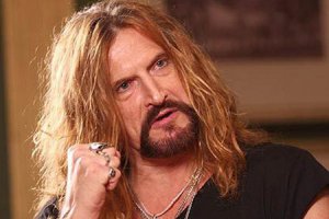 НИКИТА ДЖИГУРДА
Инструмент: Нервы
Что послушать в его исполнении: Если не готовы рисковать - то ничего!
Что же делает его таким горячим: Цвет волос, Голос и вантастическая шибанутость.