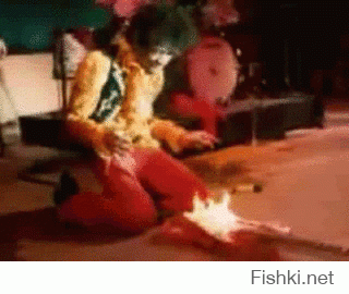 Джимми Хендрикс поджигает гитару!