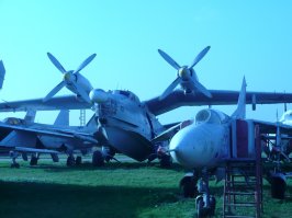 Был в этой "Тушке" те кто занимается реставрацией молодцы, честь им и хвала, дело свое знают, а если не знают то узнают  Я был в момент когда они только брались за салон-люкс, удалось попасть в кабину пилотов. Разруха-это слабо сказано, работы там реально ООООООЧЕНЬ много... и к сожалению не только с Ту-144.
А сам музей ВВС в Монино обязательно нужно съездить, очень много редких экспонатов. На день авиации, ко многим экспонатам можно подойти и посмотреть вблизи...
 Немного своих фото: