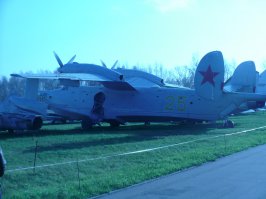 Был в этой "Тушке" те кто занимается реставрацией молодцы, честь им и хвала, дело свое знают, а если не знают то узнают  Я был в момент когда они только брались за салон-люкс, удалось попасть в кабину пилотов. Разруха-это слабо сказано, работы там реально ООООООЧЕНЬ много... и к сожалению не только с Ту-144.
А сам музей ВВС в Монино обязательно нужно съездить, очень много редких экспонатов. На день авиации, ко многим экспонатам можно подойти и посмотреть вблизи...
 Немного своих фото: