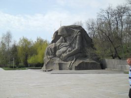В прошлом году весной ездил на рыбалку в Астрахань.
Не смог не заехать на обратном пути в Волгоград!