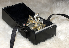 Я вот таким в детстве играл.