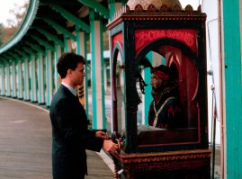 Все фильмы замечательны!
Но если говорить о "Из 13 в 30", то нельзя не упомянуть другой фильм на эту же тему:"Большой" с Томом Хэнксом