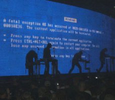 Презентация??? Да нет, тут все впорядке, это концерт Kraftwerk!!!)))