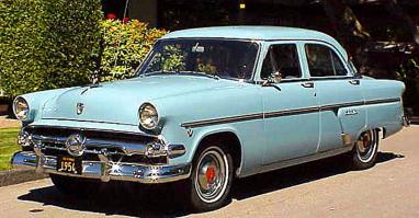 У моего знакомого Ford Mainline 1954, похожи очень !