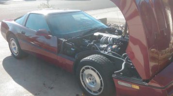 под капотом.
1986 Chevrolet Corvette