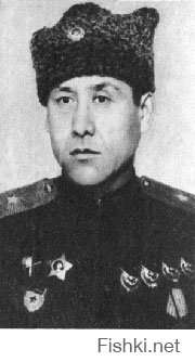Рахимов Сабыр Омарұлы
9 марта 1943 года было присвоено воинское звание «генерал-майор»