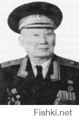 Жексенбаев Шакир
14 октября 1943 года полковник Жексенбаев был награжден орденом Отечественной войны I степени и присвоено воинское звание генерал-майора технических войск
Эти двое точно забытые генералы
