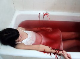 Расскажи ей про чудесные свойства ополаскивателя рта