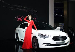 Сексуальные девушки и красивые автомобили