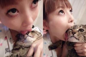 А вечером после ужина будет лизать киску