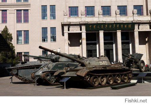 А вот и знаменитый трофейный Т-62 в Пекине