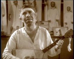 Главный исполнитель скорее похож на:
Танцор, да, скорее всего Ван Дам