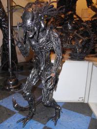 Невероятные скульптуры из металлолома