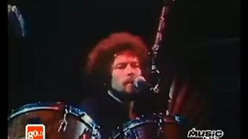 ...Мы говорим "Иглз" - подразумеваем "Отель Калифорния". И наоборот....