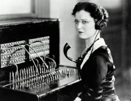 Это где в середине 60-х были телефонные станции с "барышнями"?!. В Африке?