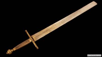 Меч Конана близок к мечу правосудия (мечу палача для обезглавливания), который имел двуручную рукоять, нормальный по длине, однако однородный по ширине и увесистый клинок, предназначенный не для фехтования, а для нанесения одного мощного рубящего удара, чтоб, значить, сразу.