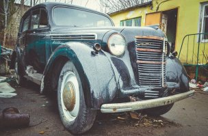 Такой был. Москвич 401. Опель бывший. А вы знаете что он 6 вольтовый с плюсом на кузове.