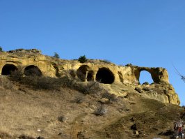 Была в Кисловодске два раза. Помимо лечебного курорта - еще и очень красивые места.В пору делать отдельный пост: гора Кольцо, долина роз, замок коварства и любви...