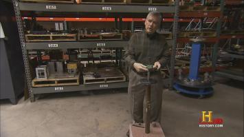 Сам К, Данн, гуру альтернативизма вещал, о невозможности сверления гранита по ДЕ-технологии, спустя года взял и попробовал, смог ведь. Если кто-то в чем-то сомневается, это не значит, что это невозможно.

привод немного другой, но смысл в том, что при вращении и с абразивом получается сверлить.