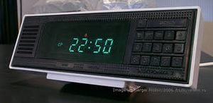 Советские настольные электронные часы:)