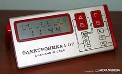 Советские настольные электронные часы:)