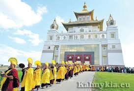 Хурул Калмыкия 300 км южнее Волгограда