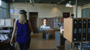 Главный вопрос форумов пользователей этих очков: "как не въ*баться в стену?".