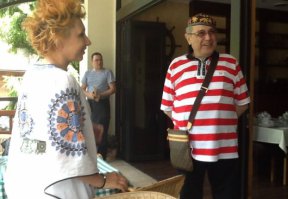 Петросян отдыхает.