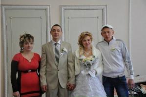 мне одному кажется или невеста тут не королева бала?