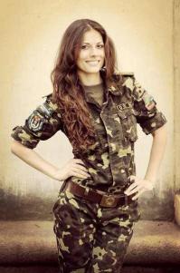 Уникальный арт-проект показал, что скрывается за униформой 