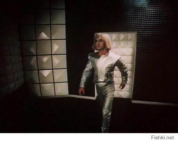 «Гостья из будущего» 1984г. на экранах с 1985г.
«Термина́тор» 1984г. на экранах с 1984г.