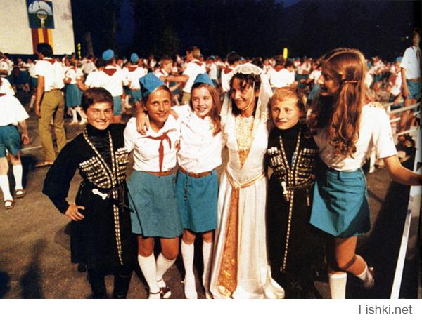 Что автор трудно фоток добавиться? Конечно легче копирнуть и не напрягаться!