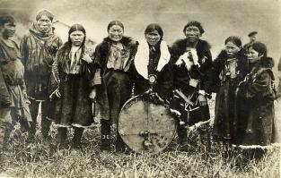 "Наши предки (древние русичи, протославяне) исконно проживали на всей территории современной России, включая Сибирь"

Посмотрел на старые фотки коренных сибирских народов и точно вылитые русичи, протославяне.

Автор слабо берешь, хохлы черно море выкопали, а ты что не добавил что русичи, протославяне озеро Байкал выкопали.