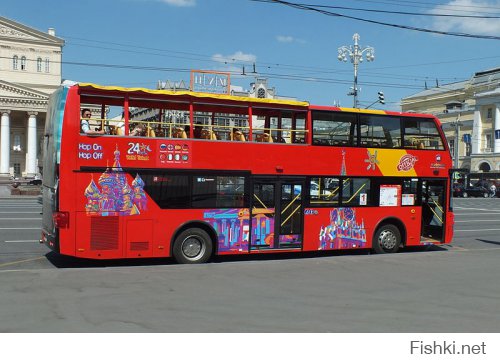 а это автобус в Москве, посчитай количество этажей