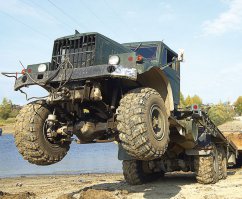 Я видел, что вытворяет понтонный "Краз", жаль тогда снимать нечем было, это полный атас.