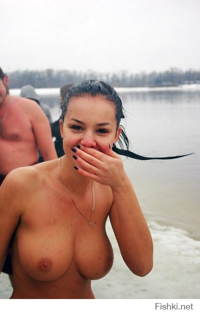 Русские девушки на крещенских купаниях