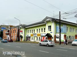 Гостиница Россия (здание то же самое, деревянное, просто оштукатуренное)